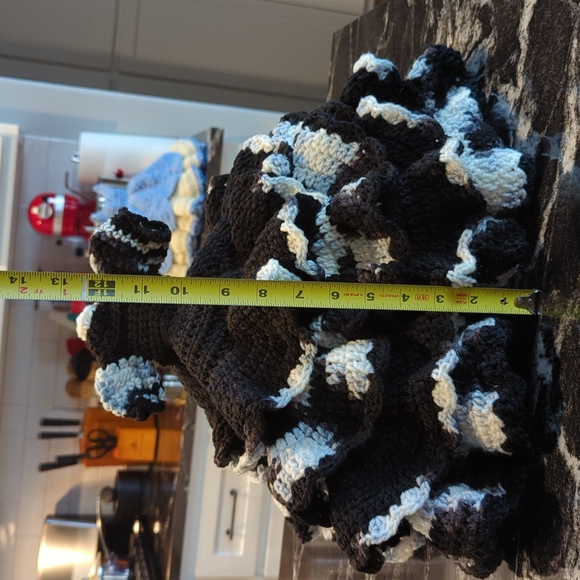 Doll Dress Vintage Handmade Layered/Tiered Crochet. Doll not included! - Picture 9 of 10